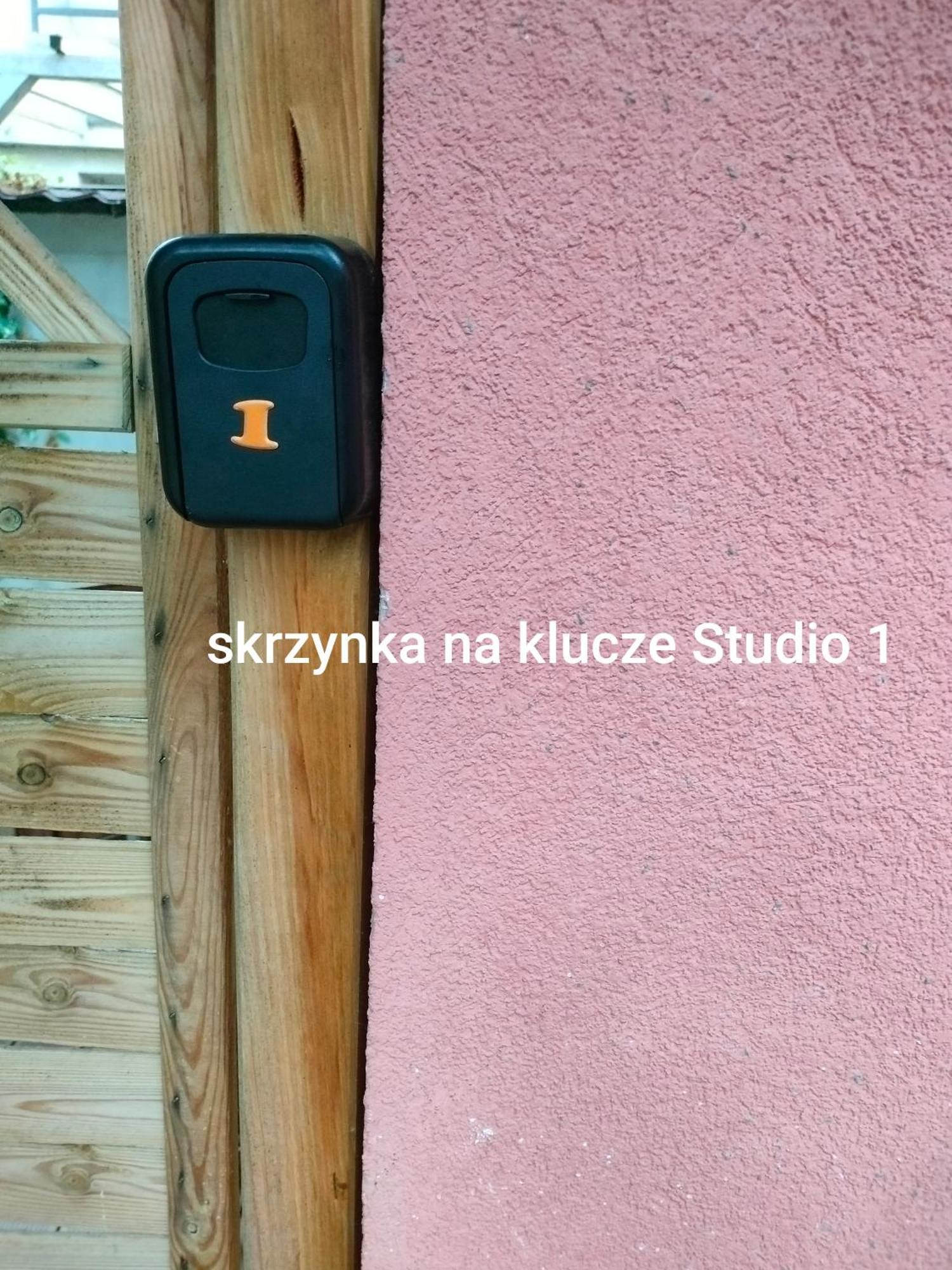 Urocze Studia W Lomiankach, 1- Z Sauna I Tarasem, 2- Z Kominkiem, 3- Ekonomiczne, 7Km Metro Mlociny Warszawa Łomianki エクステリア 写真