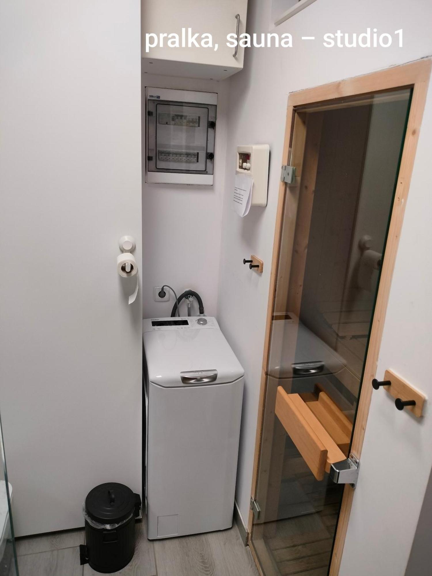 Urocze Studia W Lomiankach, 1- Z Sauna I Tarasem, 2- Z Kominkiem, 3- Ekonomiczne, 7Km Metro Mlociny Warszawa Łomianki エクステリア 写真